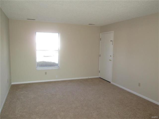 2273 Highland Hill Drive, St Peters, MO 63376