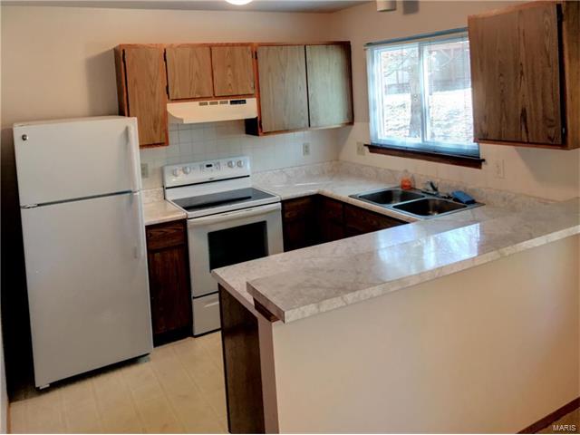 950 Sugar Lake, St Peters, MO 63376