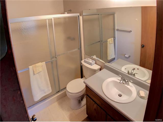 950 Sugar Lake, St Peters, MO 63376