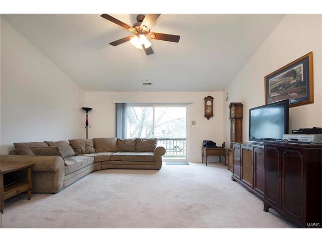 744 Sugar Glen Drive, St Peters, MO 63376