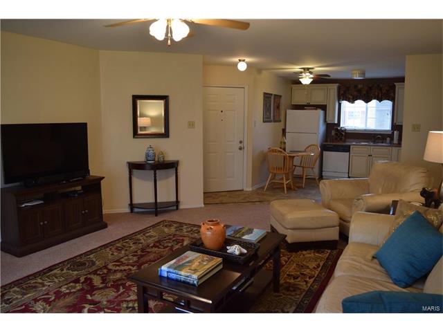 105 Sugar Bend Ct, St Peters, MO 63376