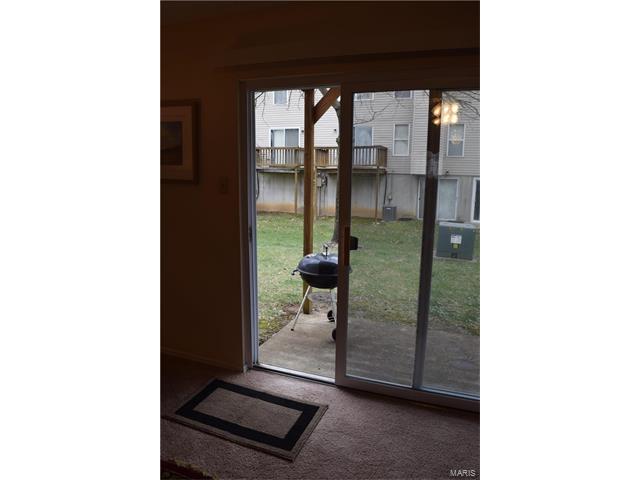 105 Sugar Bend Ct, St Peters, MO 63376
