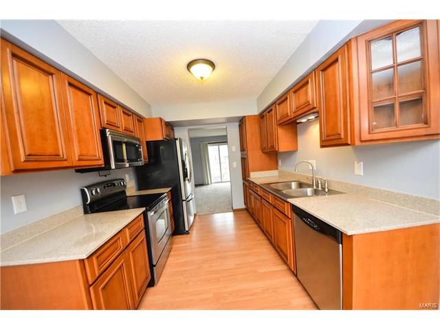 52 Thistledale Court, St Peters, MO 63376