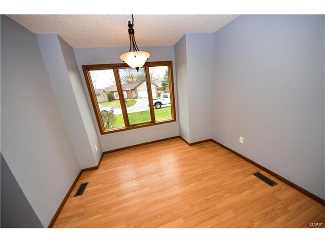52 Thistledale Court, St Peters, MO 63376