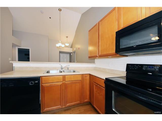 734 Saravalle Drive, St Peters, MO 63376