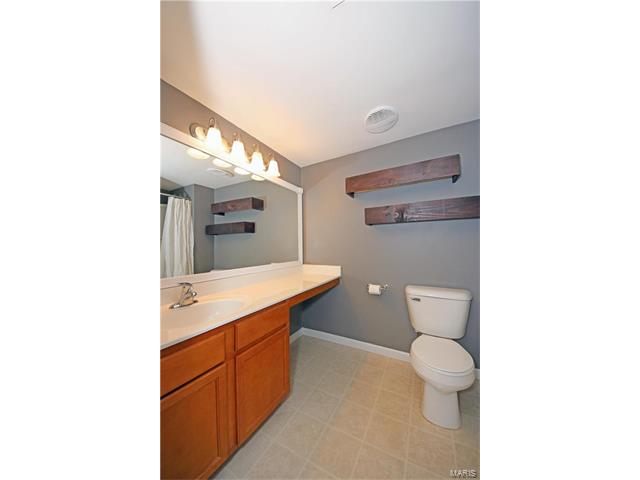 734 Saravalle Drive, St Peters, MO 63376