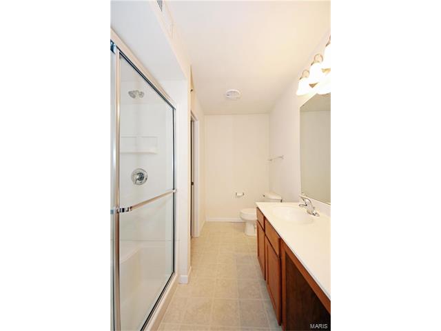 734 Saravalle Drive, St Peters, MO 63376