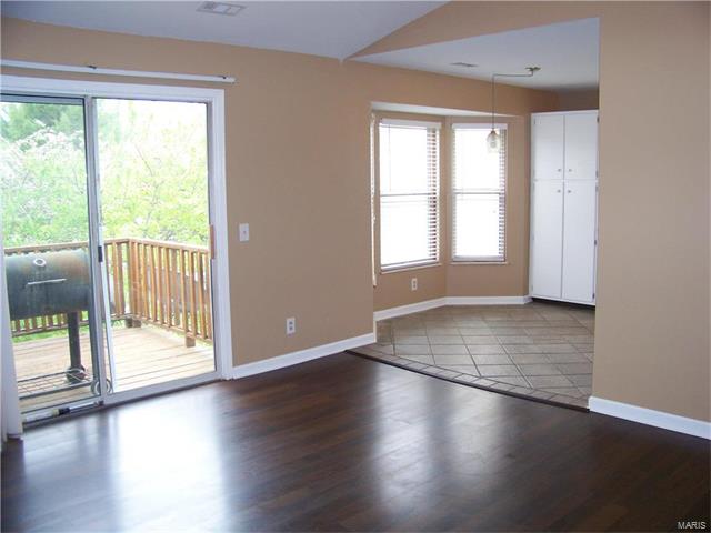 432 Cambridge Place, St Peters, MO 63376