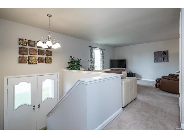 36 Christine Drive, St Peters, MO 63376
