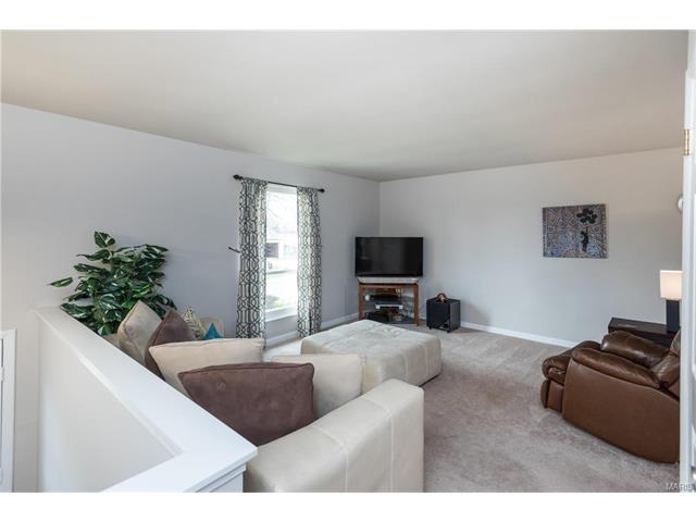 36 Christine Drive, St Peters, MO 63376