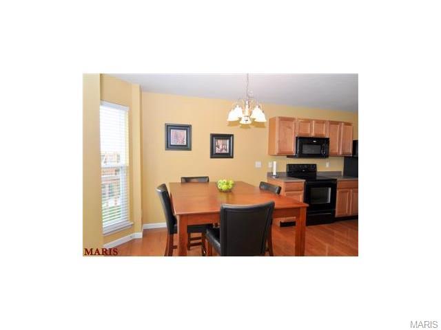 142 Waterside Crossing, St Peters, MO 63376