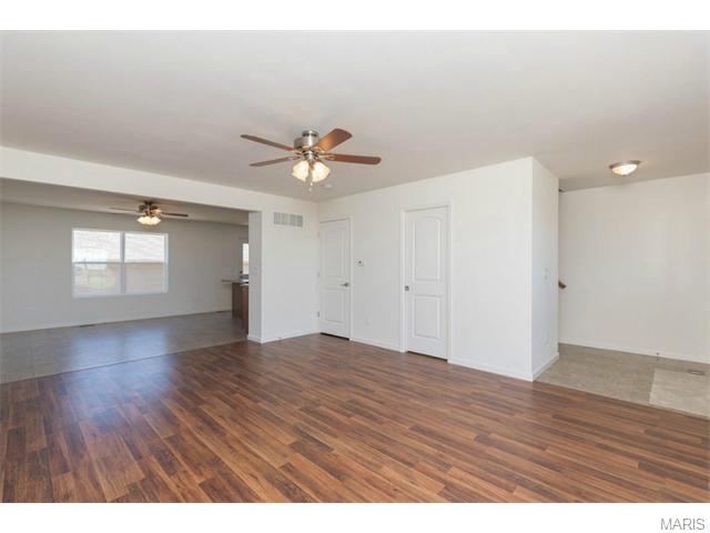 440 Saint James Court, St Peters, MO 63376