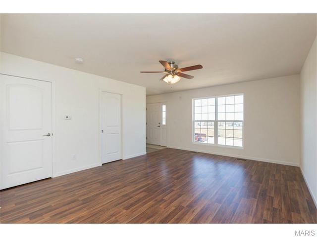 440 Saint James Court, St Peters, MO 63376