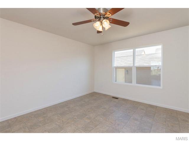 440 Saint James Court, St Peters, MO 63376
