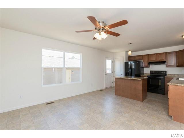 440 Saint James Court, St Peters, MO 63376