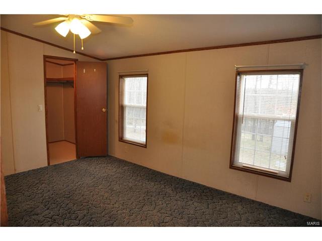 98 Roberts Acre Drive, Troy, MO 63379
