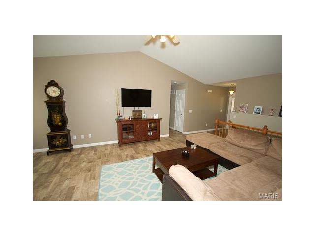 225 Hanover Court, Troy, MO 63379