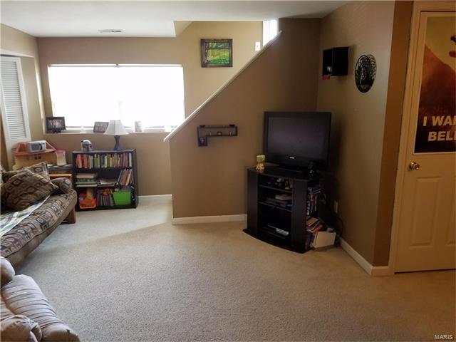 1025 Arlington Court, Warrenton, MO 63383