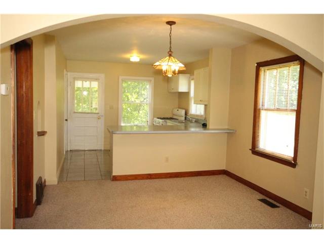 604 Roosevelt Avenue, Warrenton, MO 63383