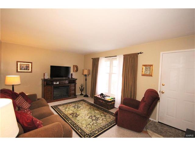 310 Bedford Drive, Warrenton, MO 63383