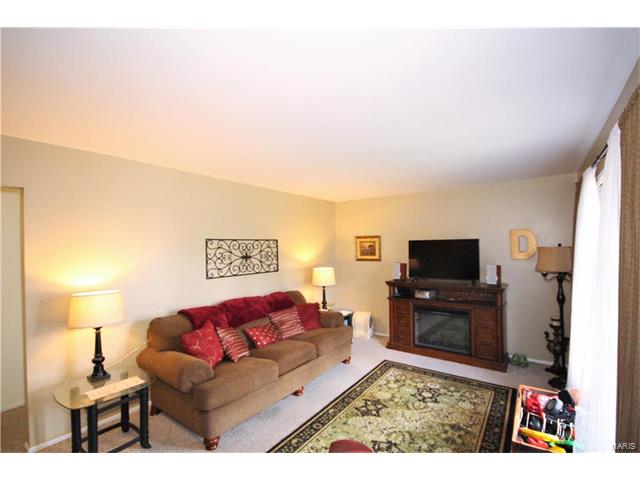310 Bedford Drive, Warrenton, MO 63383