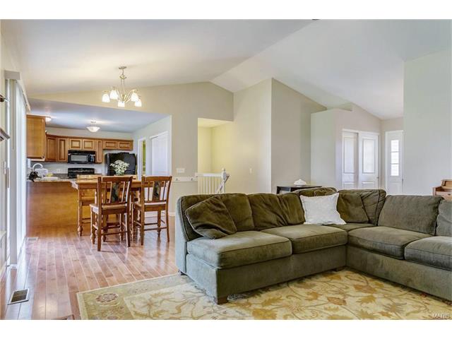 51 Eric Hill Drive, Warrenton, MO 63383