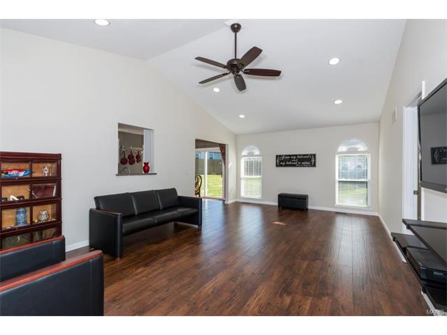 521 Woodview Meadows CT, Wentzville, United States 63385