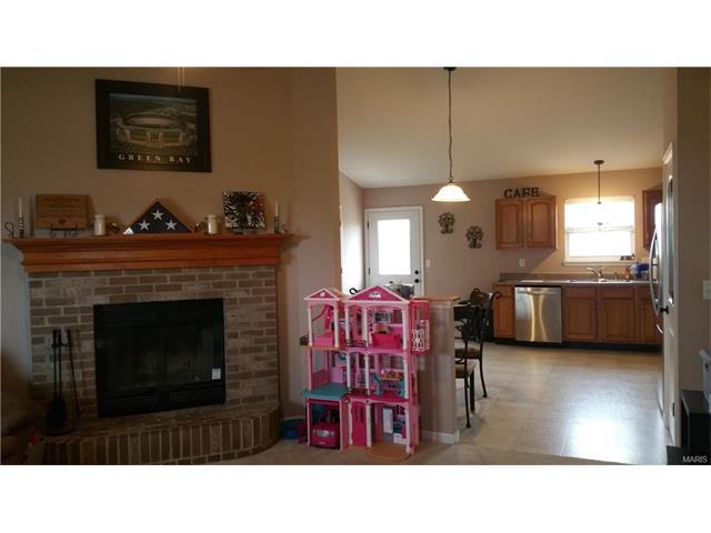 102 Marble Crossing Drive, Wentzville, MO 63385