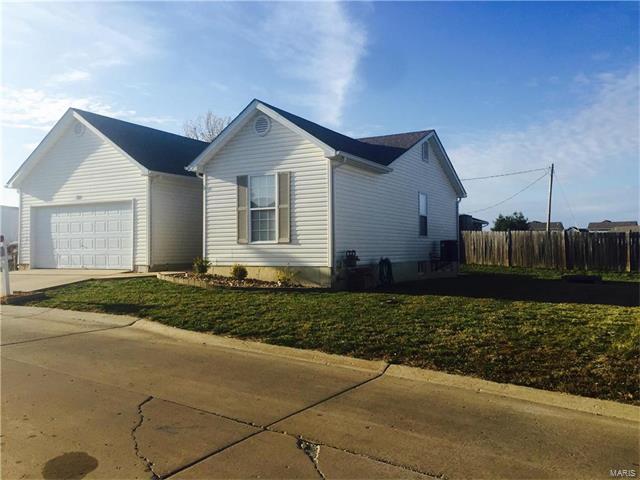 113 Equestrian Drive, Winfield, MO 63389