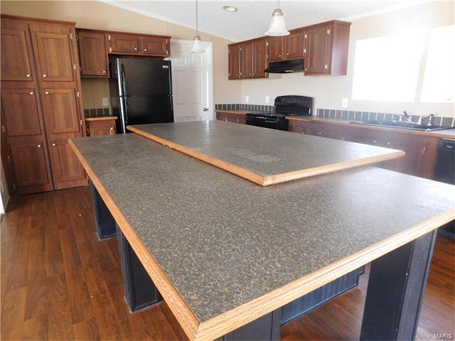 2 Clarence Court, Winfield, MO 63389