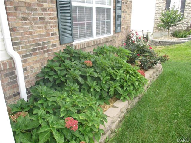 141 Granite Pointe Lane, Winfield, MO 63389