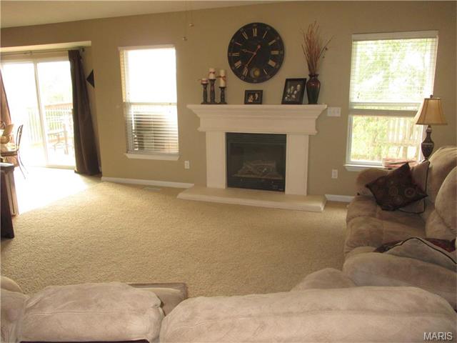 141 Granite Pointe Lane, Winfield, MO 63389