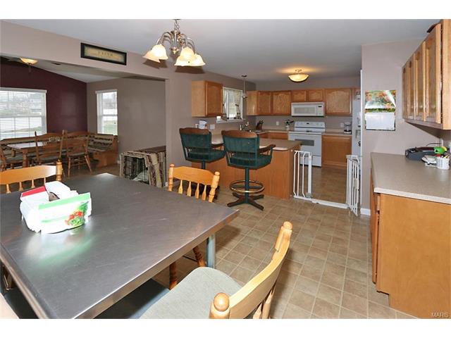 19 Hollow Tree Court, Winfield, United States 63389