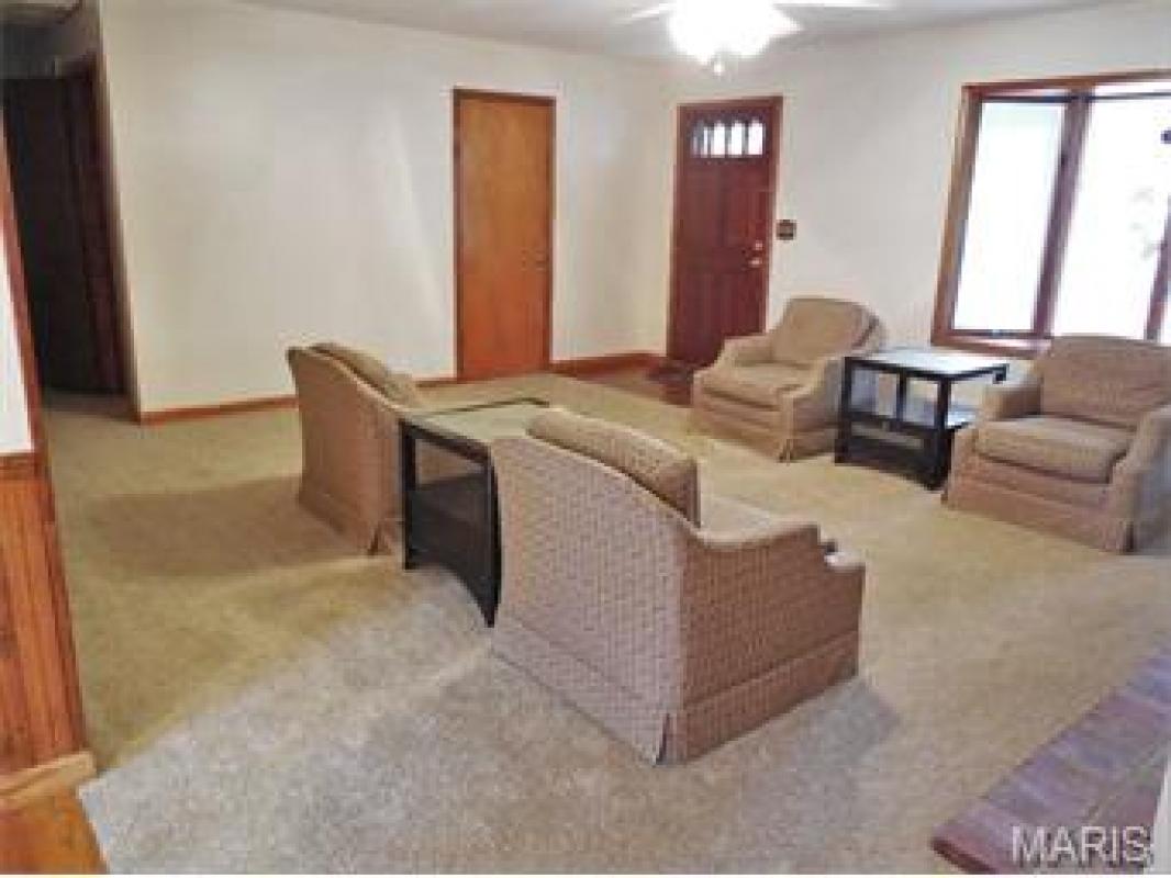 48 Carriage Road, Hannibal, United States 63401