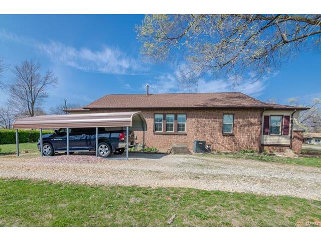 904 East Chestnut Street, Desloge, MO 63601