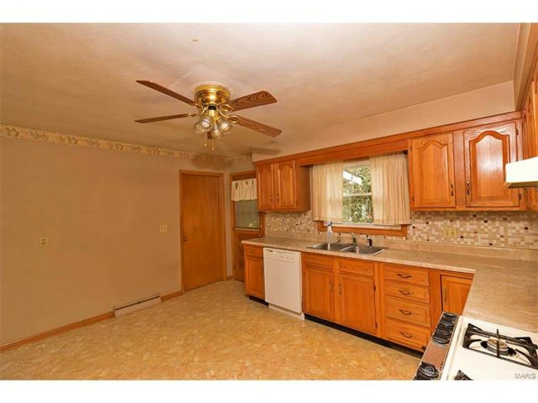 815 Michigan, Farmington, MO 63640
