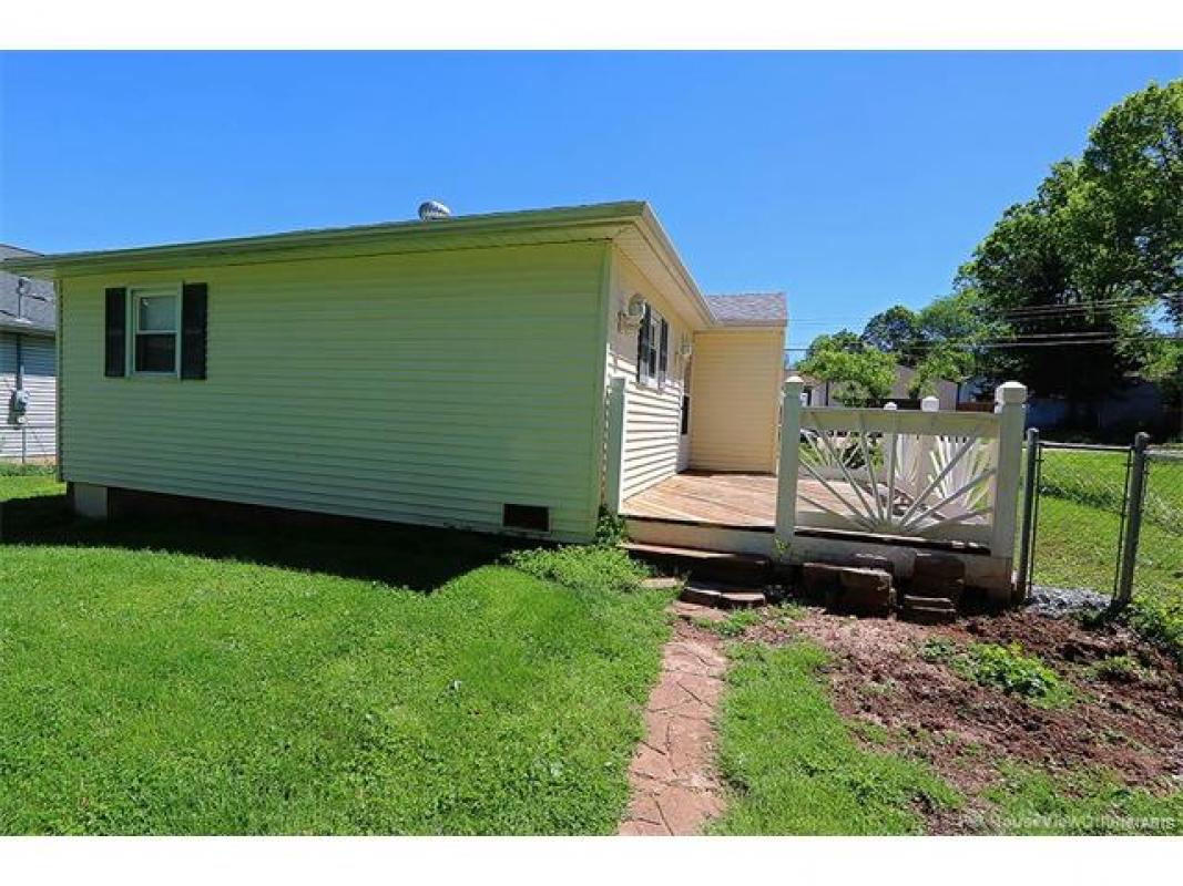 109 Alexander, Farmington, MO 63640