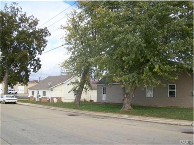 106 West College, Fredericktown, MO 63645