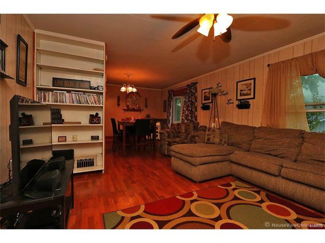 10729 Hwy P , Potosi, MO 63664