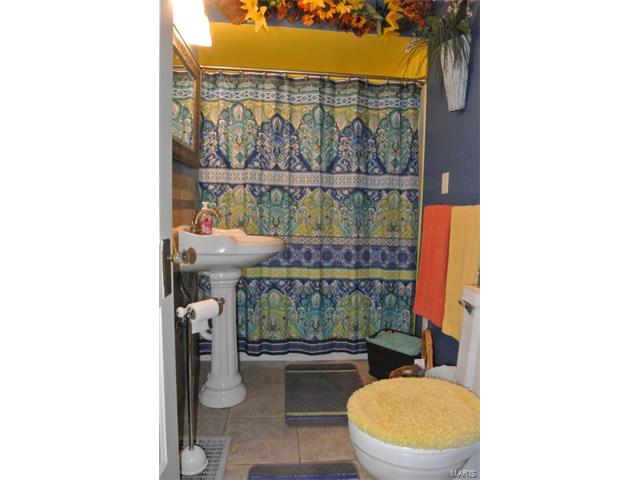 658 N 4th ST, Ste Genevieve, MO 63670