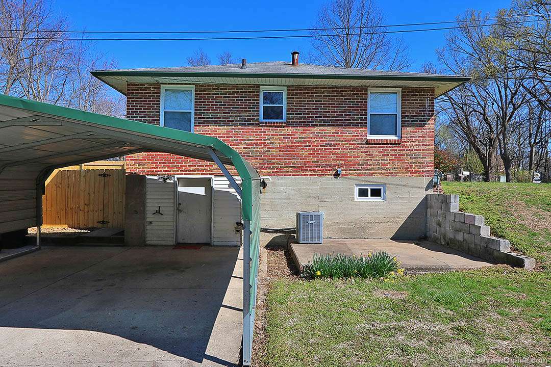 2018 Bloomfield Road, Cape Girardeau, MO 63701