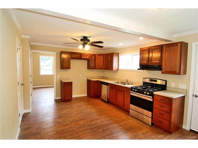 327 Black Avenue, Chaffee, MO 63740