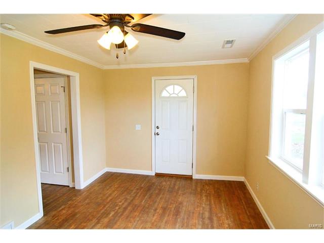 327 Black Avenue, Chaffee, MO 63740