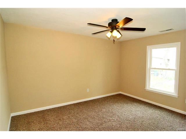 327 Black Avenue, Chaffee, MO 63740