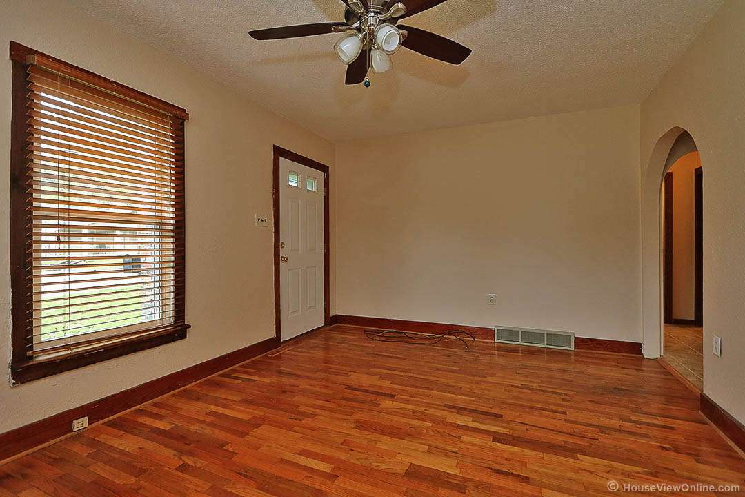 1113 Old Cape Rd, Jackson, MO 63755