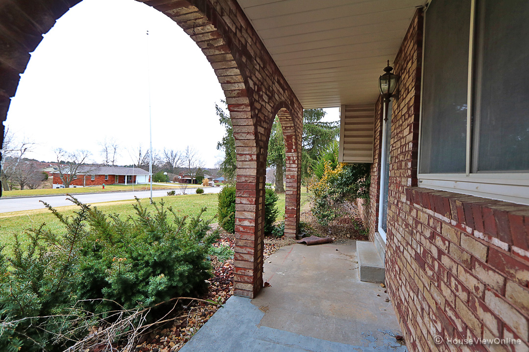 879 Donna Dr, Jackson, United States 63755