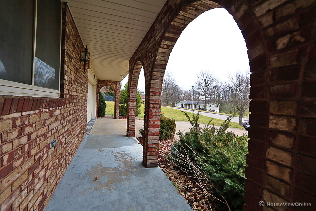 879 Donna Dr, Jackson, United States 63755