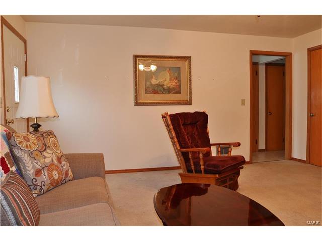 917 Chloe, Perryville, MO 63775