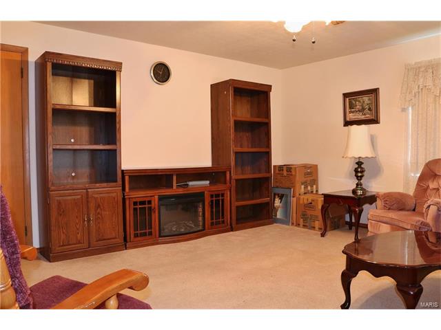 917 Chloe, Perryville, MO 63775