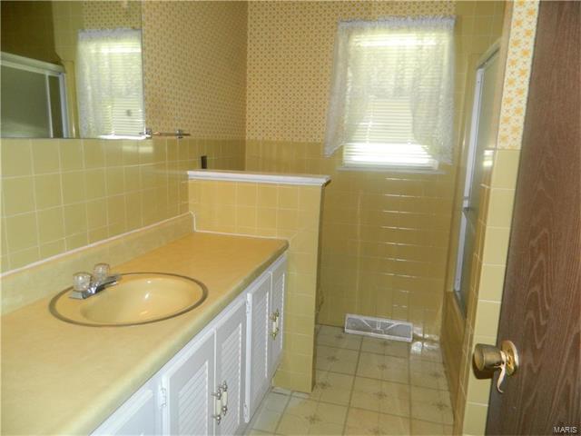 1111 West St. Joseph, Perryville, MO 63775